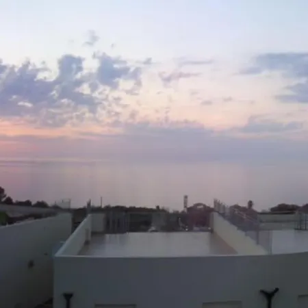 Magnifico Con Vista Panoramica Sul Mare, Terrazza Sul Tetto E Ampio Balcone , Magnificent Full Equipped Seaview Flat With Privat Parking Solarium And Terrace *