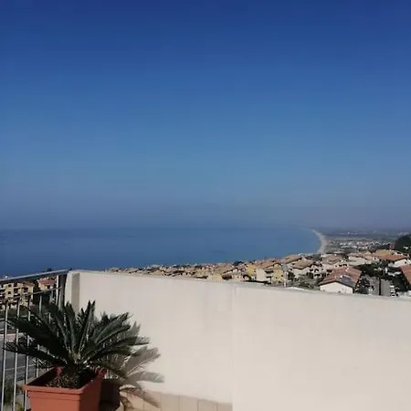 Magnifico Con Vista Panoramica Sul Mare, Terrazza Sul Tetto E Ampio Balcone , Magnificent Full Equipped Seaview Flat With Privat Parking Solarium And Terrace *