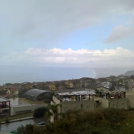 Magnifico Con Vista Panoramica Sul Mare, Terrazza Sul Tetto E Ampio Balcone , Magnificent Full Equipped Seaview Flat With Privat Parking Solarium And Terrace Appartement