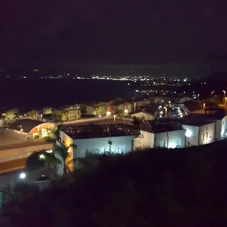 Magnifico Con Vista Panoramica Sul Mare, Terrazza Sul Tetto E Ampio Balcone , Magnificent Full Equipped Seaview Flat With Privat Parking Solarium And Terrace